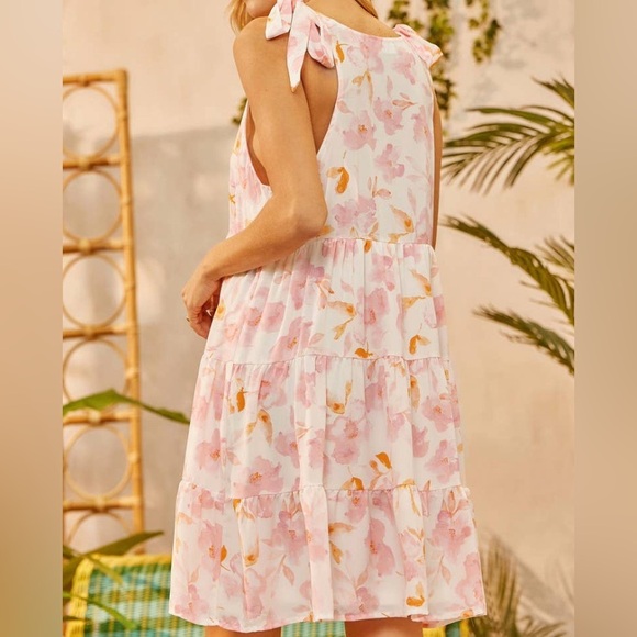 BNWT Floral Tiered Mini Dress - Picture 3 of 17